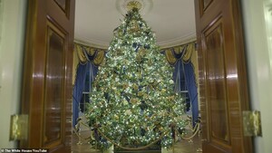 21695542-7745473-Posting_footage_from_the_stunning_decor_online_the_first_lady_wr-a-18_1575310078665.jpg