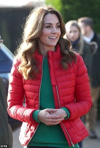 21808698-7755221-Radiant_The_Duchess_of_Cambridge_smiled_widely_as_she_started_on-a-13_1575470013007.jpg