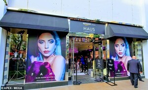 21889894-7762339-Off_and_running_She_launched_her_cosmetics_line_in_September-a-112_1575603753625.jpg