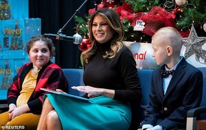21919616-7765237-Melania_Trump_49_visited_sick_children_at_the_Children_s_Nationa-a-129_1575674919406.jpg
