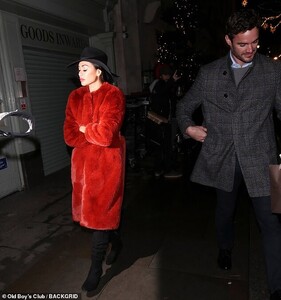 22369234-7803007-Dating_Last_Tuesday_the_rumoured_couple_were_pictured_gazing_ado-a-2_1576622835201.jpg