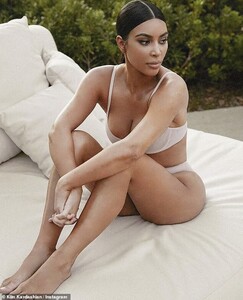 22637760-7825399-Cashing_it_in_Kim_made_2_million_within_minutes_of_her_Skims_lin-a-12_1577218860954.jpg