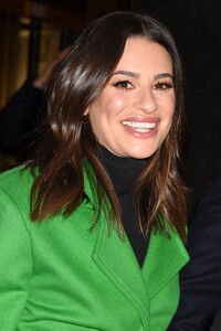 lea171219BZNimage3.jpg