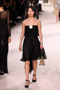 250466357_ChanelMetiersArt20192020RunwayLeGrand3zbytpeBAVIx.thumb.jpg.fe67ade627be149427642333d351e4db.jpg