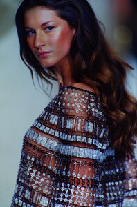 258148847_gisele-runway-mix(22).thumb.jpg.22e5946376144d090069ee2920a50563.jpg