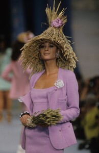 258740768_christy-turlington(4).thumb.jpg.5088494a6e02477e24959e1457745265.jpg