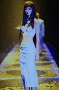 280102803_alexander-mcqueen-ss-1998(3).thumb.jpg.02541f5532abbc37379989f929787127.jpg
