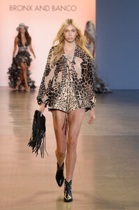 280458582_BronxBancoRunwaySeptember2019NewYorkOom4tiWDcxwx.thumb.jpg.bc32f28b22a88ea7b0ae284c1026378f.jpg