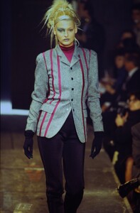 281274400_JeanPaulGaultier1995Fall(2).thumb.jpg.f3de17d2d603d53e0e8b869f60418334.jpg