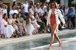29794476_SamanthaHarrisICONIC2019SummerShowRunwayYq8p64e7daSx.thumb.jpg.6e87e59a883d0876ad6c8fcf0e4d1ce0.jpg