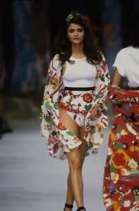 327575337_helena-christensen(10).thumb.jpg.5877ae05836c97b1d0e0527dd54bf8b4.jpg