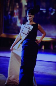 336138433_john-galliano-ss-1996(14).thumb.jpg.6b854b8cdcdcdf6ea79b3b66cd9722bd.jpg