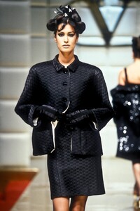 34202942_Valentino1995HauteCouture72.thumb.jpg.20f5be5913470694afea5e3f3ccc6395.jpg