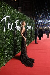 [1191516533] The Fashion Awards 2019 - Red Carpet Arrivals.jpg