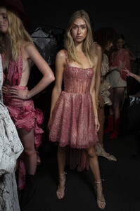 347721887_BronxBancoSpring2020BackstageTxXm8RRy6SUx.thumb.jpg.85318aeda96bb298cd3ad0be6956a58f.jpg