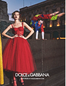 361670828_Simoncik_Dolce__Gabbana_Fall_Winter_19_20_04.thumb.png.ab639d157e126b1f93055e02815091da.png