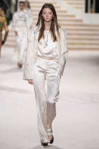 367674509_ChanelMetiersArt20192020RunwayLeGrandc0z29A33tGDx.thumb.jpg.b7c41b376ef7a6fe73da3b5d8d87847a.jpg