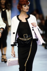 402400360_linda-evangelista(11).thumb.jpg.f44c9bc3b61a7486c2030055cc93a5fb.jpg