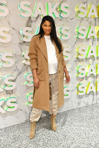 Chanel+Iman+Disney+Saks+Fifth+Avenue+Unveil+r0EnNWtFvzyx.jpg