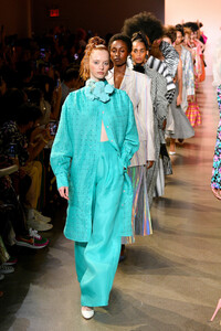 511775462_ChristopherJohnRogersRunwaySeptember2019QTRnp4mT1zlx.thumb.jpg.d9205de66514a09949b3d529730f8a71.jpg