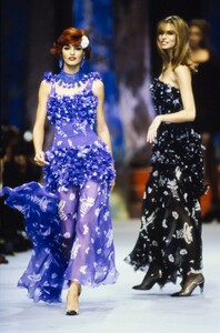 534961044_linda-evangelista(14).thumb.jpg.eeeeed62ce7a4cb93c23c5eaec06493a.jpg