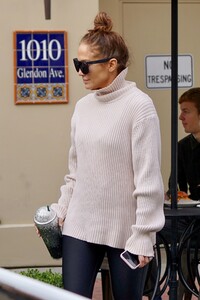        jlo301219BZNimage6.jpg