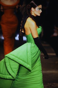 596172277_JeanPaulGaultier1995Fall(24).thumb.jpg.ea80fcf55a8120f57731e825c060ece4.jpg