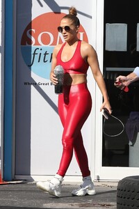        jen241219BZNimage136.jpg