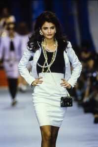 608851648_helena-christensen(12).thumb.jpg.61c258c803004dc989f854bd0c4f64ef.jpg