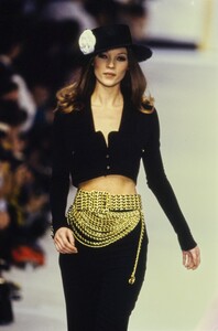 617852274_kate-moss(8).thumb.jpg.adaa48c8a5be01908ed5be12a46fe672.jpg