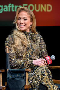 Jennifer+Lopez+SAG+AFTRA+Foundation+Conversation+7OC5BXh_Hy1x.jpg