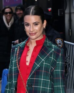       lea051219BZNimage118.jpg