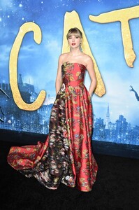         tay161219BZNimage140.jpg