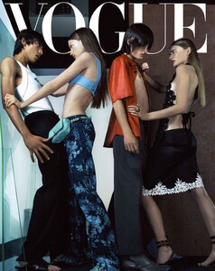 753318939_Faretta_VogueItalia201912_Cover.thumb.jpg.535342dbe2af6a1ac669d03c2baf34e8.jpg