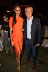 Joan+Smalls+Ruinart+x+Vik+Muniz+Art+Basel+pdUdxy-LPgVx.jpg