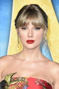         tay161219BZNimage108.jpg