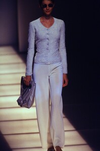 803892444_giorgio-armani-ss-1997(11).thumb.jpg.266b40925aa888476545fd230f0060d0.jpg