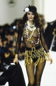 811917518_helena-christensen(4).thumb.jpg.c461159402b63fe2298cb5aee46b1f2d.jpg