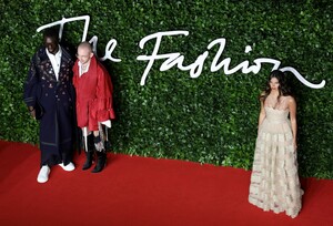 [1191530563] The Fashion Awards 2019 - Red Carpet Arrivals.jpg