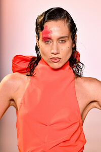 82221999_ChristopherJohnRogersRunwaySeptember2019aSK9fv4Y6e7x.thumb.jpg.b8768e0e0f08341e045688e6c54ac3a0.jpg