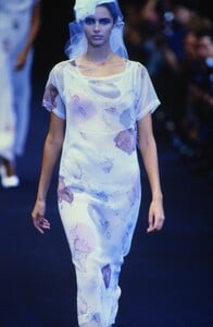 841703918_comme-des-garcons-ss-1991(2).thumb.jpg.d8966cc4fe5b87a18571c94a919467b8.jpg