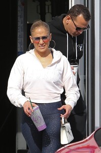         jlo121219BZNimage125.jpg