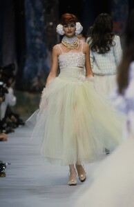 853590676_linda-evangelista(1).thumb.jpg.09457c33d8a4b45c9938b5b16749b782.jpg