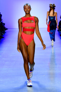 923943698_ChromatSpringSummer2020NewYorkFashionhG0gY41wrUcx.thumb.jpg.d7431b35ea9c9bca8f50859037573b87.jpg