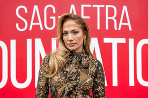 Jennifer+Lopez+SAG+AFTRA+Foundation+Conversation+S5DdW1LMLLvx.jpg