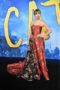        tay161219BZNimage154.jpg