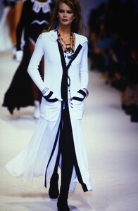 973100685_karl-lagerfeld-ss-1993(2).thumb.jpg.928b1c5f196bbba29e40b39763daf9bb.jpg