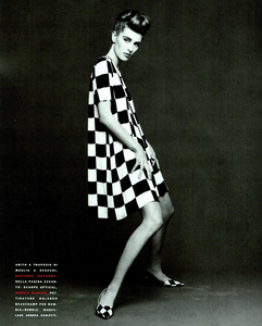 Anderson_Vogue_Italia_March_1991_06.thumb.png.48549b60b1c58792fd88bfc71b07d011.png