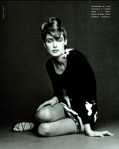 Anderson_Vogue_Italia_March_1991_07.thumb.png.8923343346f7197ca1ff7221e4b73872.png