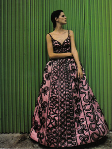 Ball_Gowns_Borthwick_Vogue_Italia_September_1995_02.thumb.jpg.cfe1fa2fe49f8c2e79163a77f4f789a5.jpg